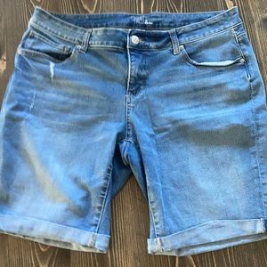 Size 18 NWOT BERMUDA DENIM SHORTS plus size